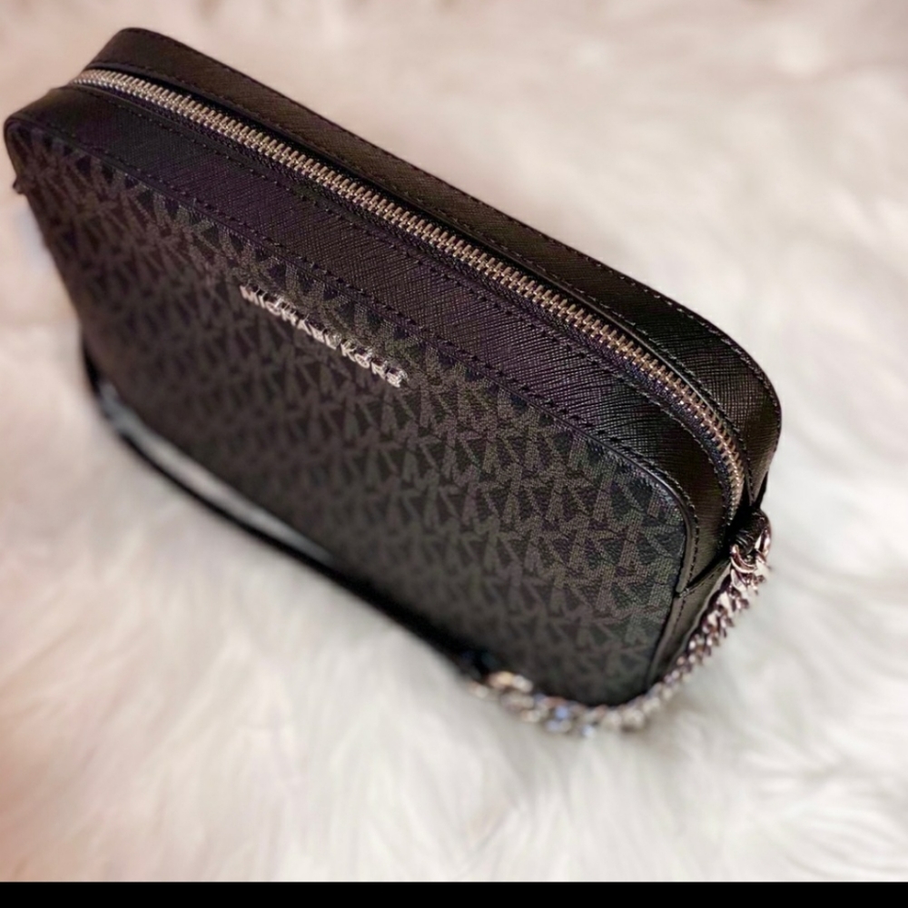 Michael Kors purse - Picture 8 of 8